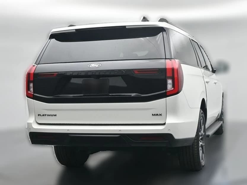Ford Expedition Max Platinum 4x4 2026 — side view
