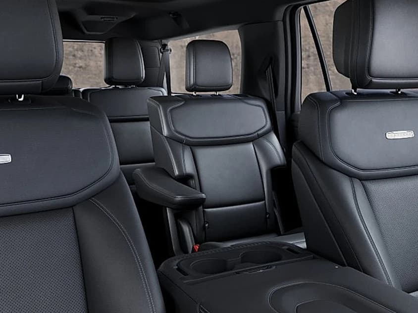 Ford Expedition Max Platinum 4x4 2027 — side view