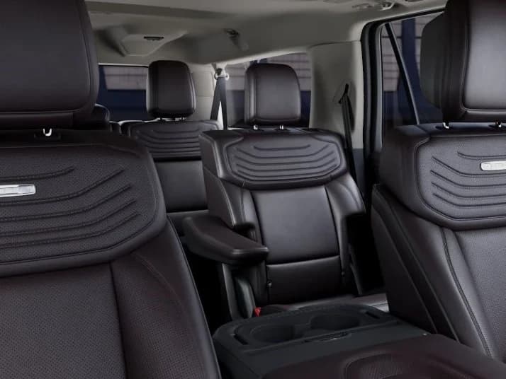 Ford Expedition Max Platinum 4x4 2027 — side view