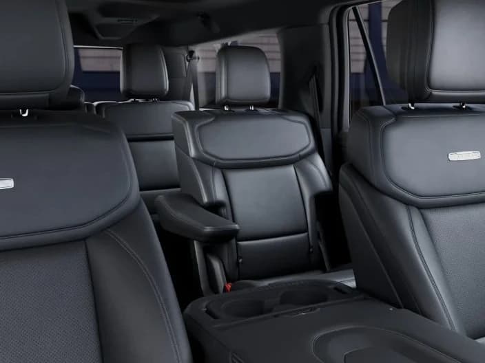 Ford Expedition Max Platinum 4x4 2027 — side view