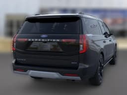 Ford Expedition Max Platinum 4x4 2026 — side view