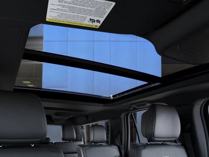 Ford Expedition Max Platinum 4x4 2027 — side view