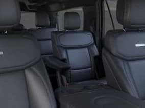 Ford Expedition Max Platinum 4x4 2026 — side view