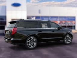Ford Expedition Max Platinum 4x4 2027 — side view
