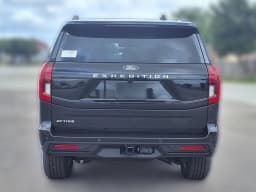 Ford Expedition Active 4x2 2026 — side view
