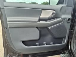 Ford Expedition Active 4x2 2026 — side view