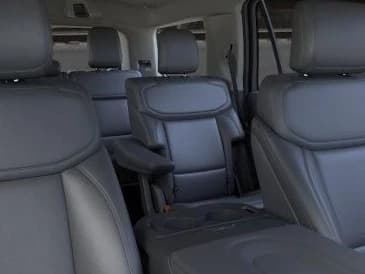 Ford Expedition Active 4x2 2026 — side view