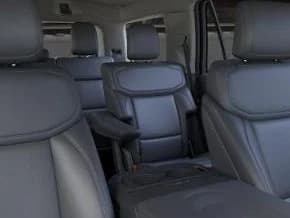 Ford Expedition Active 4x2 2026 — side view