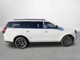 Ford Expedition Active 4x2 2026 — side view