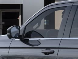 Ford Expedition Active 4x2 2025 — side view