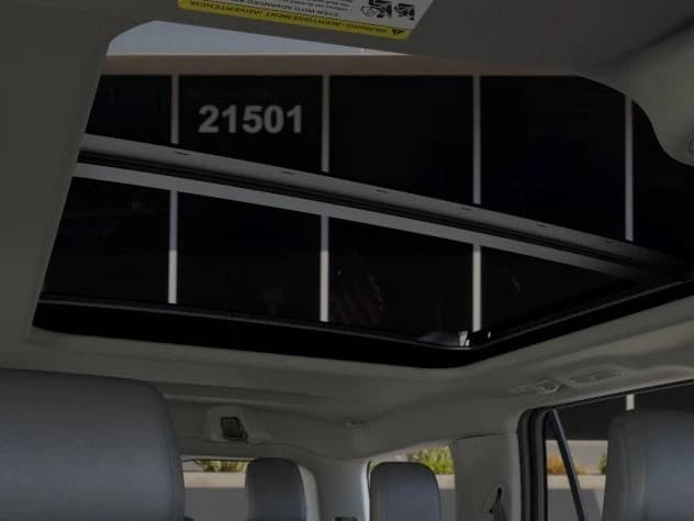 Ford Expedition Active 4x2 2025 — side view