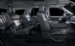 Ford Expedition Active 4x2 2025 — side view