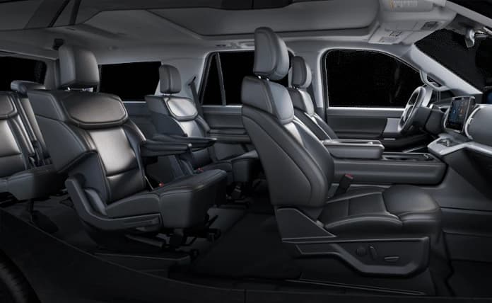 Ford Expedition Active 4x2 2025 — side view