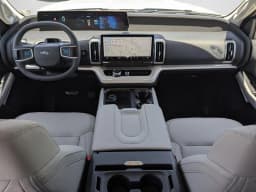Ford Expedition Active 4x2 2026 — side view