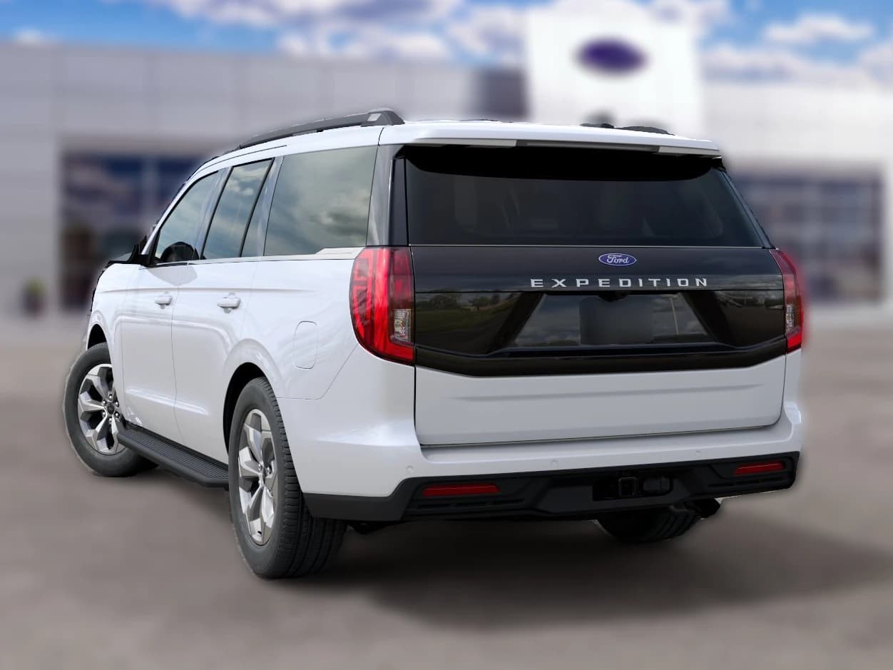 Ford Expedition Active 4x4 2027 — side view