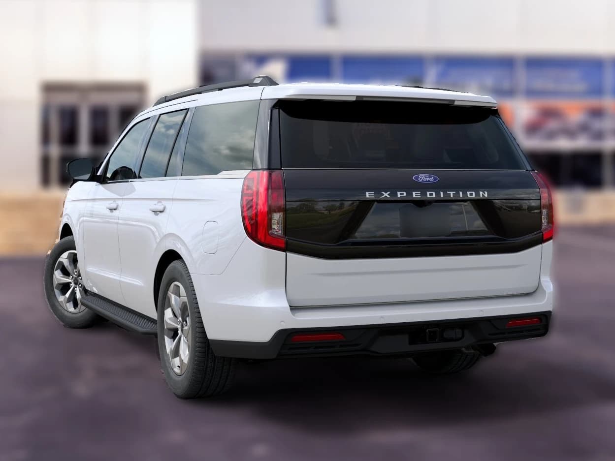 Ford Expedition Active 4x4 2027 — side view