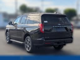 Ford Expedition Active 4x4 2026 — side view