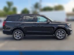 Ford Expedition Active 4x4 2026 — side view