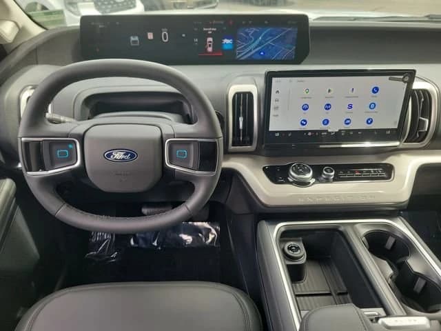 Ford Expedition Active 4x4 2026 — side view