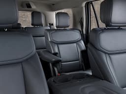 Ford Expedition Active 4x4 2027 — side view