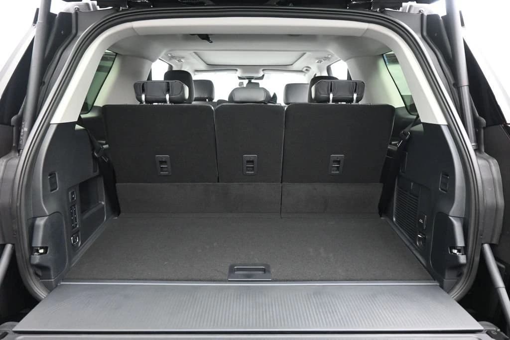 Ford Expedition Active 4x4 2026 — side view