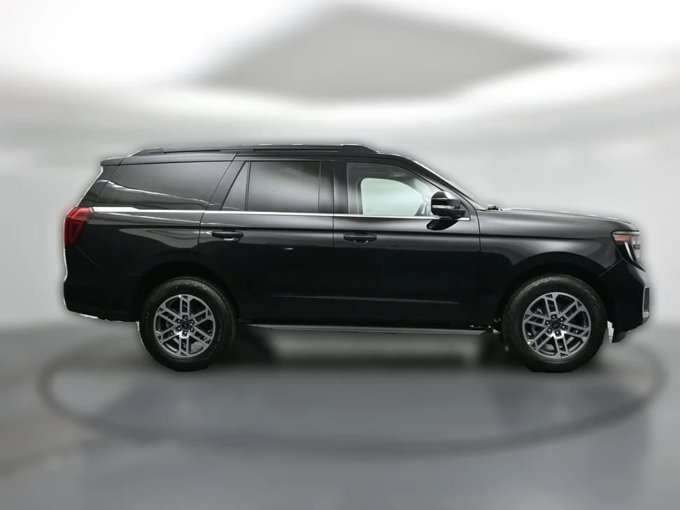 Ford Expedition Active 4x4 2026 — side view