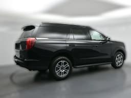 Ford Expedition Active 4x4 2026 — side view