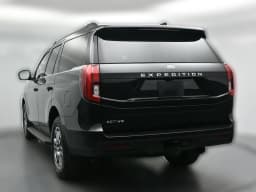 Ford Expedition Active 4x4 2026 — side view