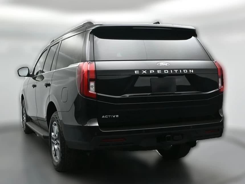 Ford Expedition Active 4x4 2026 — side view