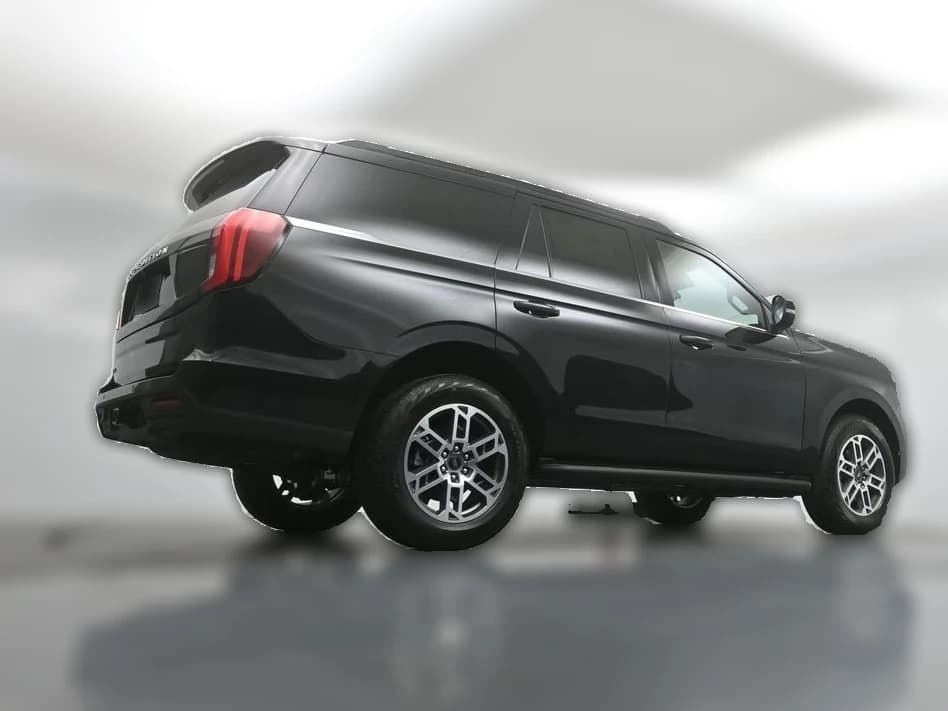 Ford Expedition Active 4x4 2026 — side view