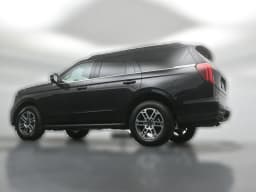 Ford Expedition Active 4x4 2026 — side view