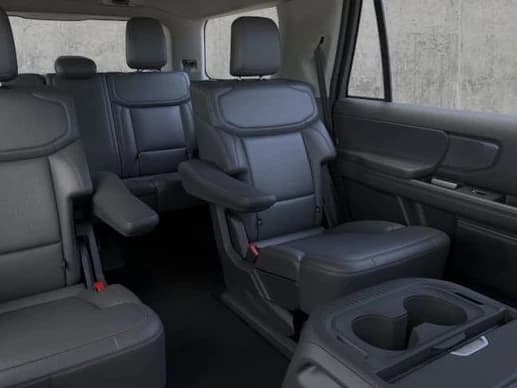 Ford Expedition Active 4x4 2026 — side view