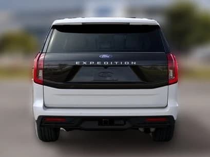 Ford Expedition Active 4x4 2027 — side view