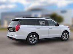 Ford Expedition Active 4x4 2027 — side view