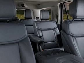 Ford Expedition Active 4x4 2027 — side view