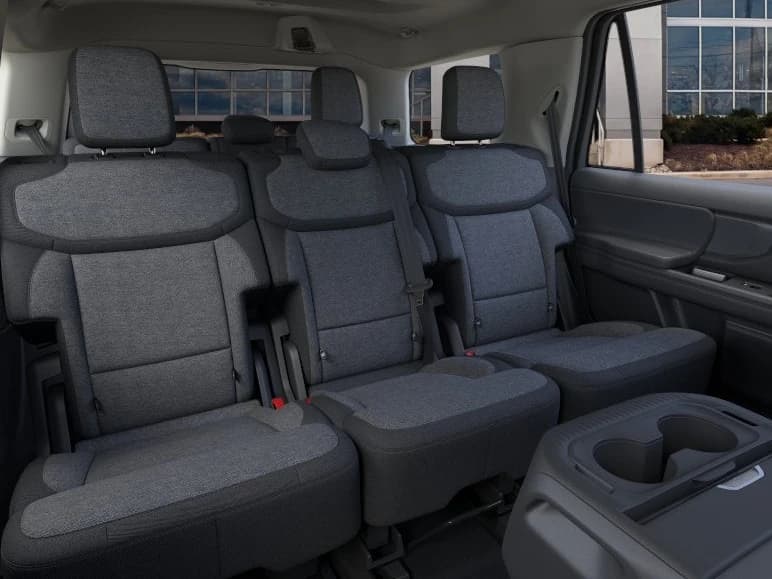 Ford Expedition Active 4x4 2026 — side view