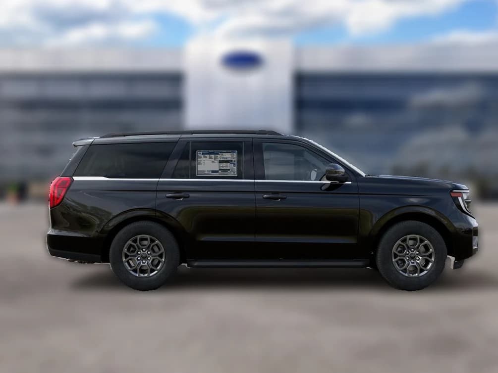 Ford Expedition Active 4x4 2027 — side view