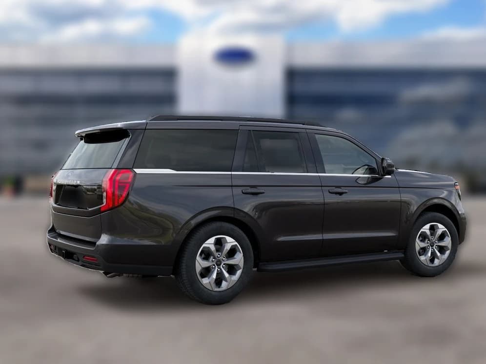 Ford Expedition Active 4x4 2027 — side view