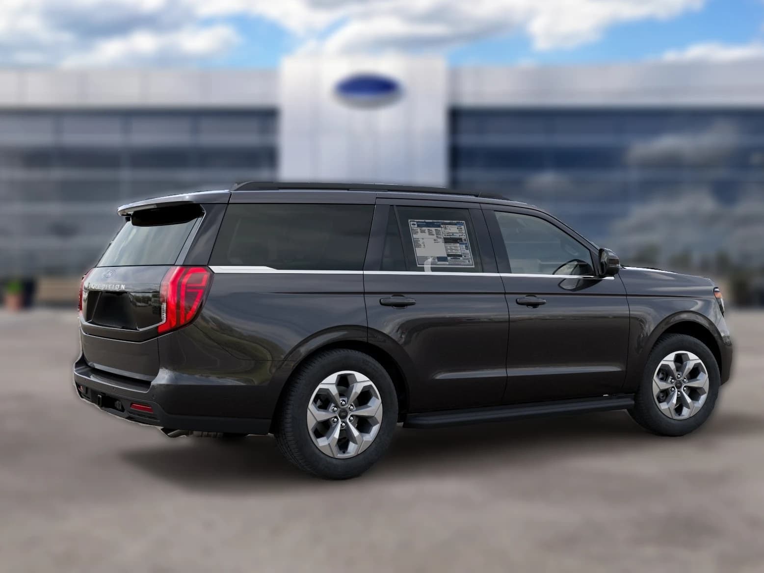 Ford Expedition Active 4x4 2027 — side view