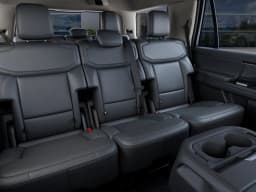 Ford Expedition Active 4x4 2027 — side view