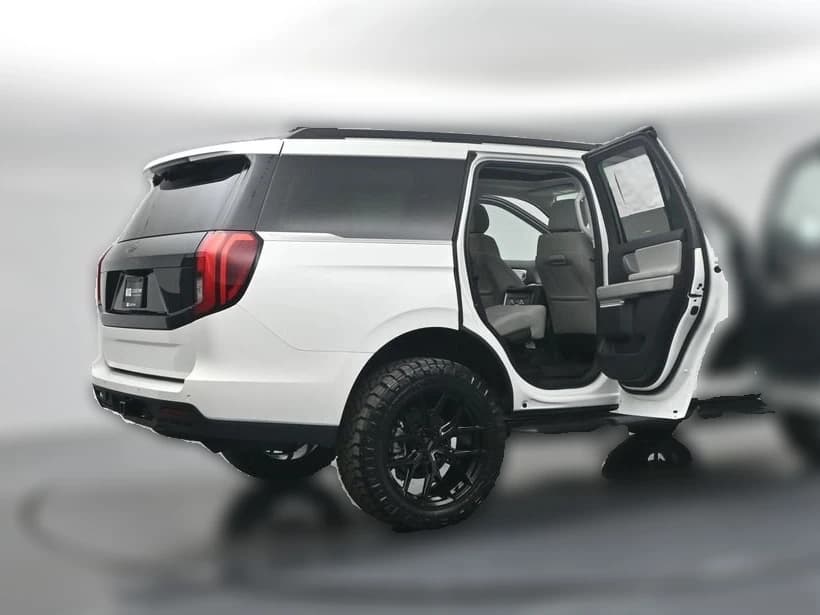 Ford Expedition Active 4x4 2026 — side view