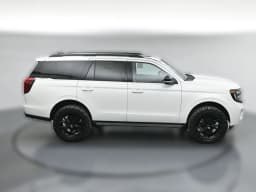 Ford Expedition Active 4x4 2026 — side view