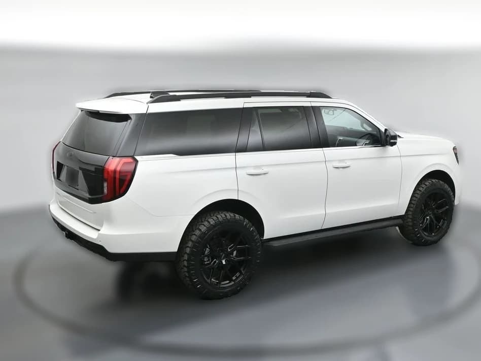Ford Expedition Active 4x4 2026 — side view