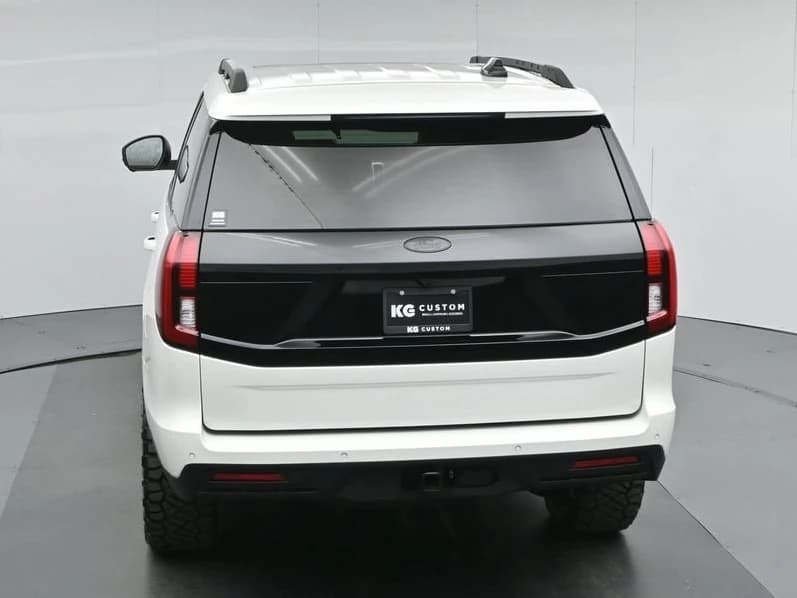 Ford Expedition Active 4x4 2026 — side view