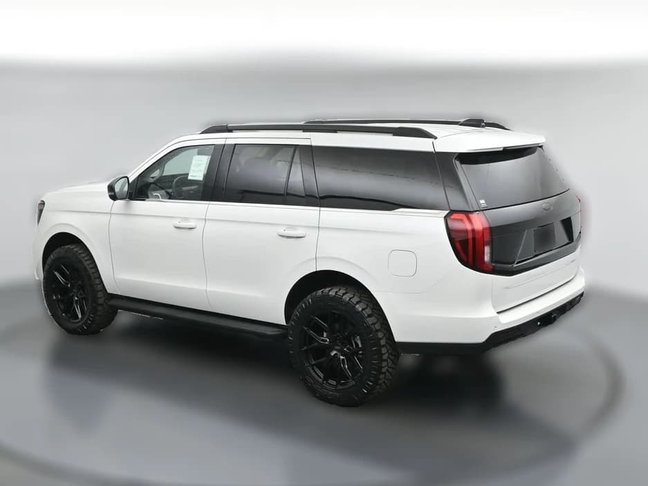 Ford Expedition Active 4x4 2026 — side view
