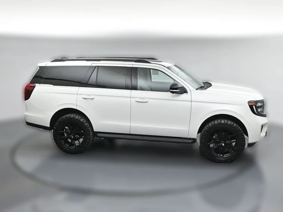 Ford Expedition Active 4x4 2026 — side view