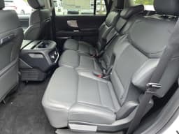 Ford Expedition Active 4x4 2026 — side view