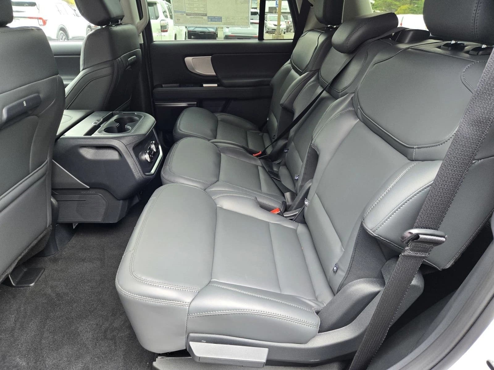 Ford Expedition Active 4x4 2026 — side view