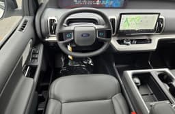 Ford Expedition Active 4x4 2026 — side view