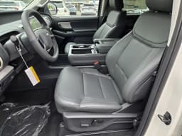 Ford Expedition Active 4x4 2026 — side view